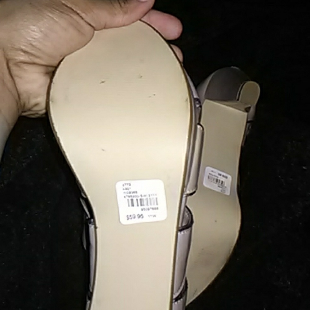 Heels - Picture 3 of 4